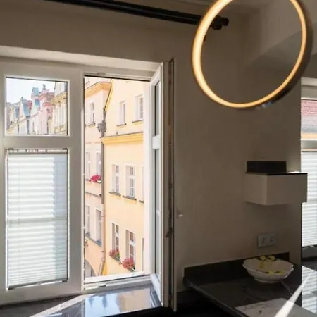 Everysky Plac Ratuszowy Ale Antresola يلينيا غورا