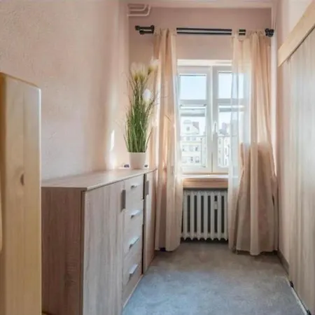 Everysky Plac Ratuszowy Ale Antresola يلينيا غورا